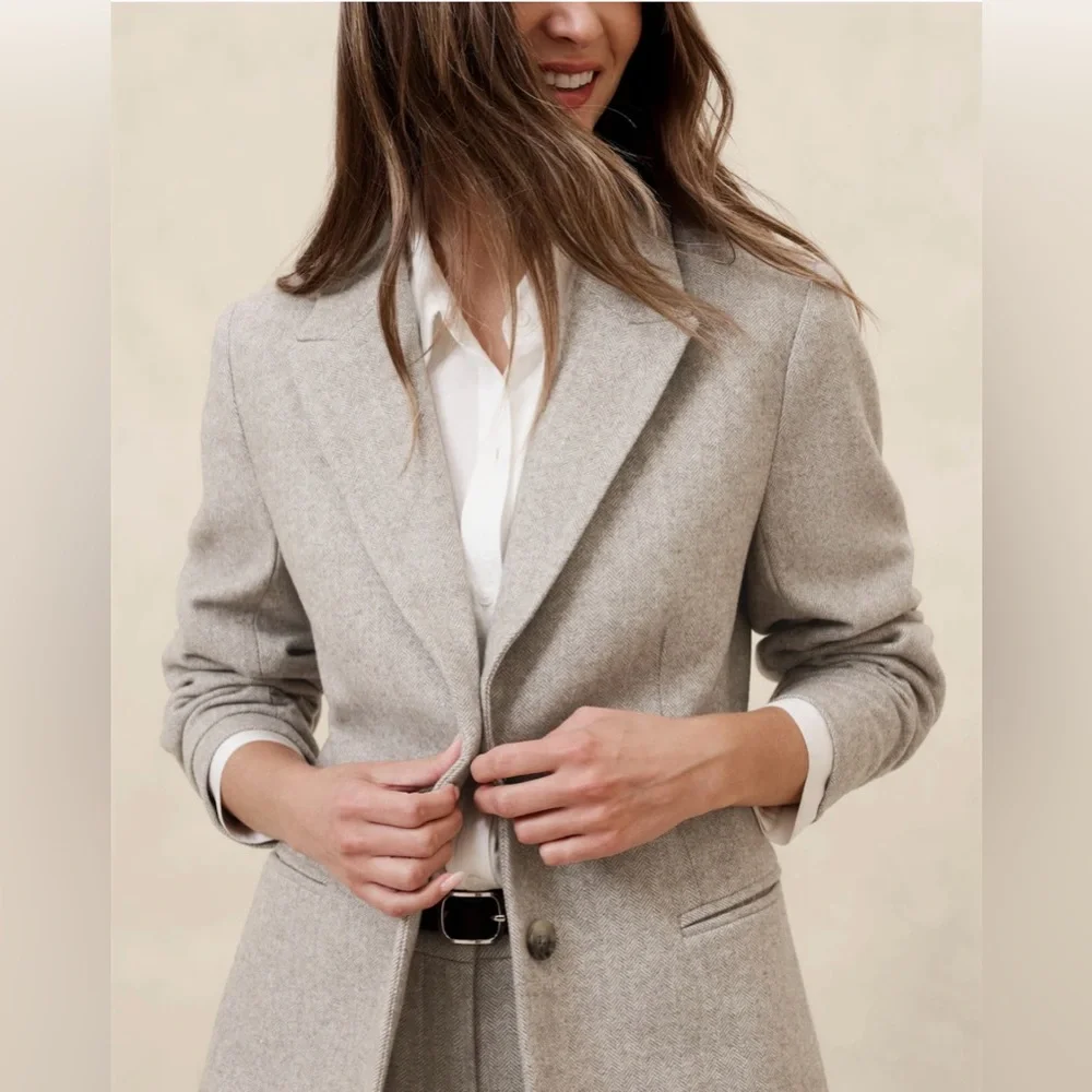 Banana Republic Factory women Wool-Blend Herringbone Blazer. Size 4. NWT! - Picture 3 of 14